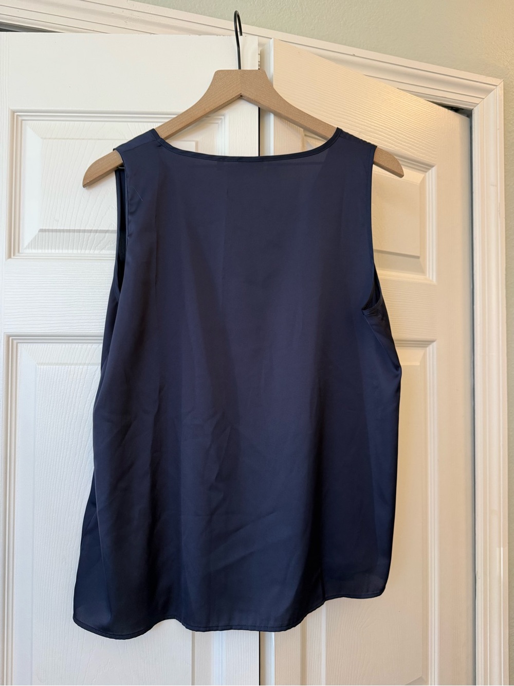EMME Marella Navy Blue Sleeveless Scoop Neck Flowy Blouse Top Size 10 - Picture 4 of 4
